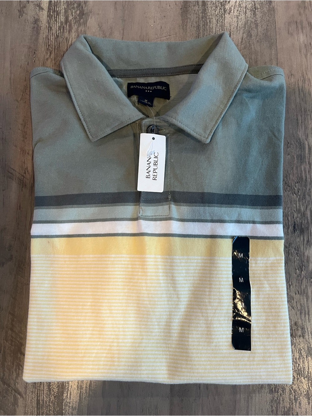 Brand New! Banana Republic Men’s Medium Green and Yellow Striped Polo Shirt